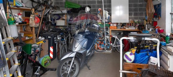 6-salle Appartement à Parma, Italy No. 42826 26