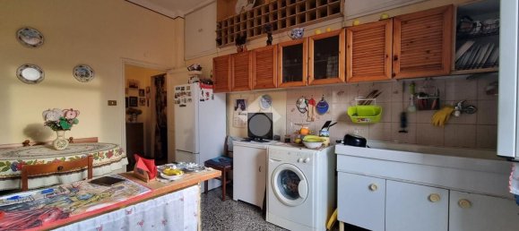 3-salle Appartement à Genoa, Italy No. 35833 4