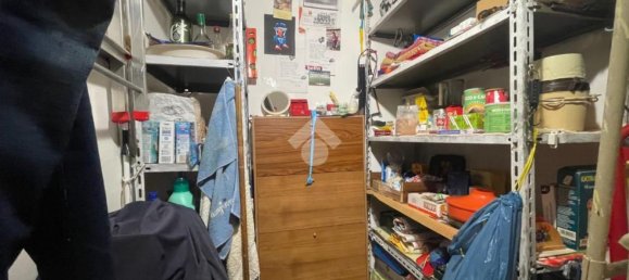 3-salle Appartement à Genoa, Italy No. 35833 15