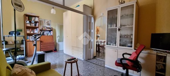 3-salle Appartement à Genoa, Italy No. 35833 8