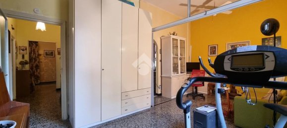 3-salle Appartement à Genoa, Italy No. 35833 7
