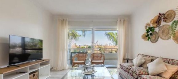 Apartamento de 3 dormitorios en Marbella, Spain No. 186757 9