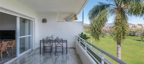 Apartamento de 3 dormitorios en Marbella, Spain No. 186757 2