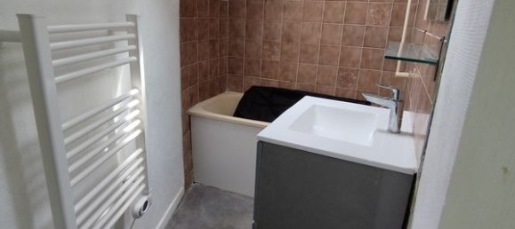 1 bedroom Apartment in Nantes, France No. 342008 2