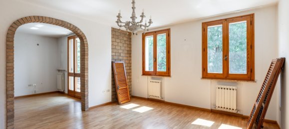 8 bedrooms House in Lugo, Italy No. 362521 4