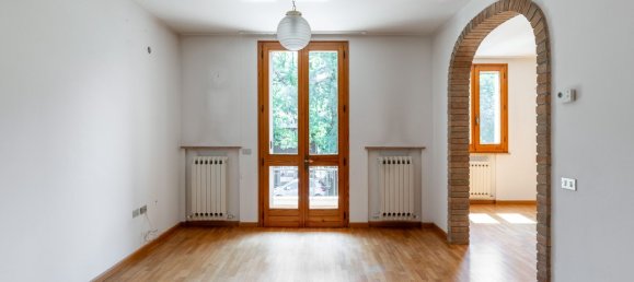 8 bedrooms House in Lugo, Italy No. 362521 5