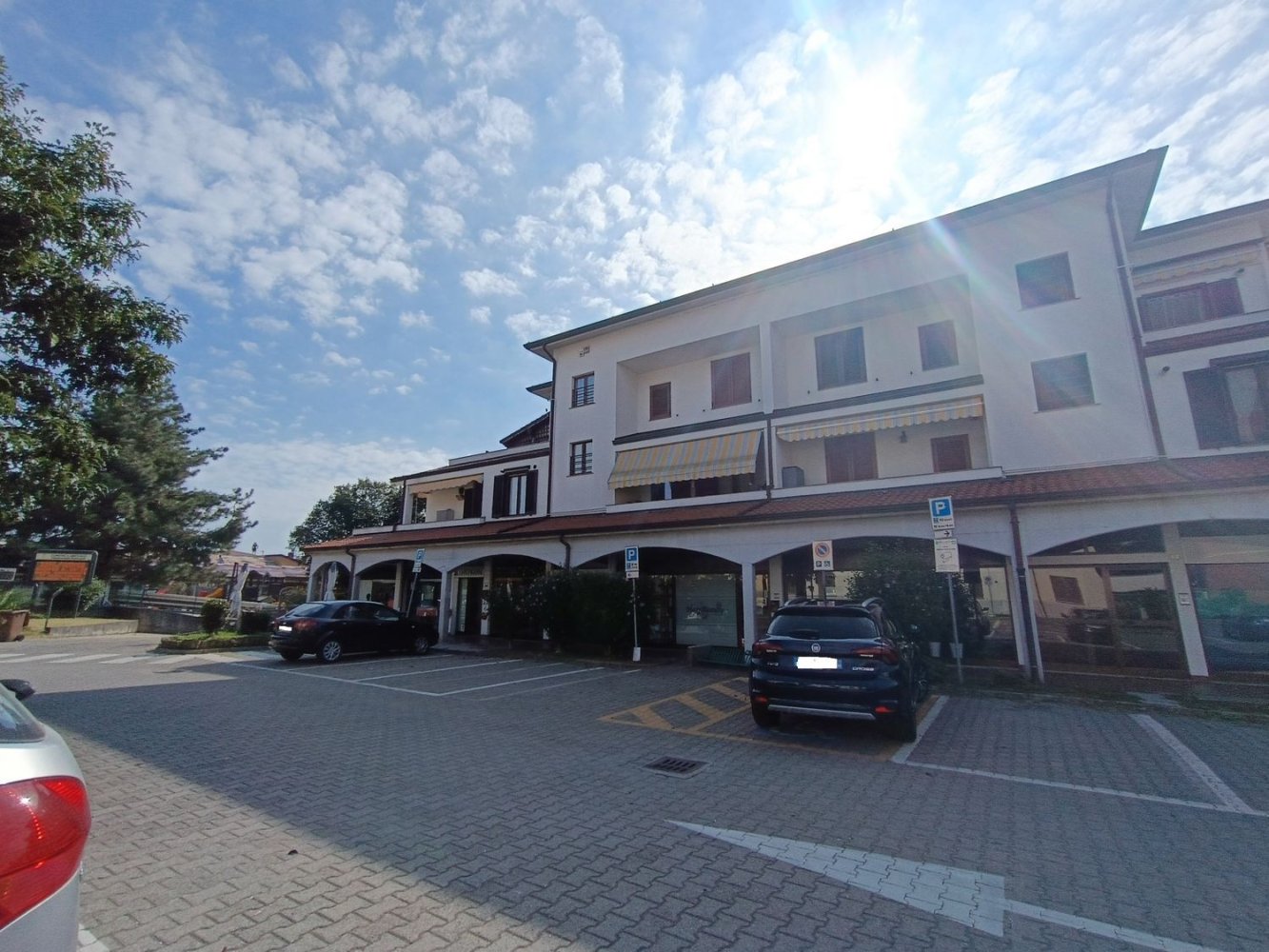 Propiedad comercial en Grezzago, Italy 69 m² No. 118660