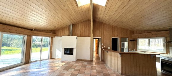 4 bedrooms House in Sainte-Helene, France No. 96660 6