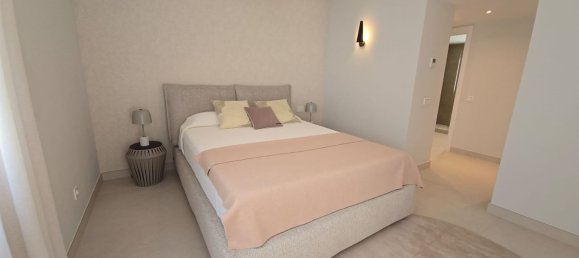 Casa de 3 dormitorios en Marbella, Spain No. 137972 3