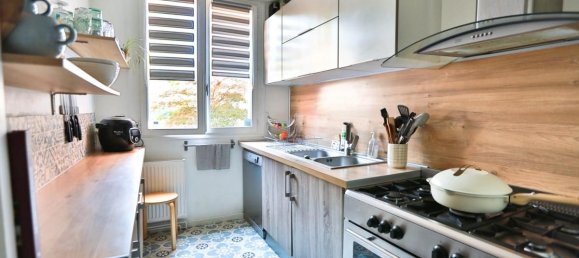 Casa de 4 dormitorios en Savigny-le-Temple, France No. 296024 4