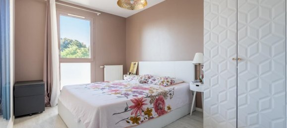 2 bedrooms Apartment in Tremblay-en-France, France No. 321743 8