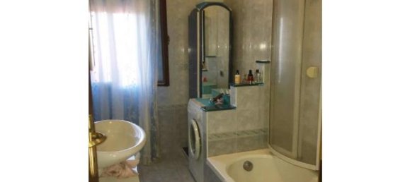 3 rooms Apartment in Chioggia, Italy No. 253114 5