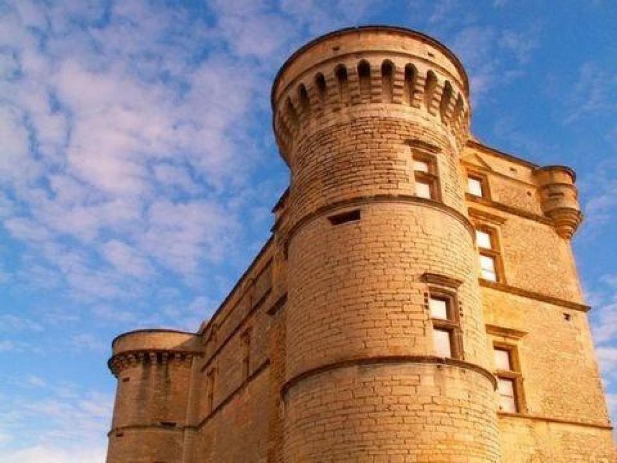 Oficina en Gordes, France 187 m² No. 17896