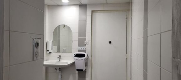 330m² Hotel in Macon, France No. 304103 4