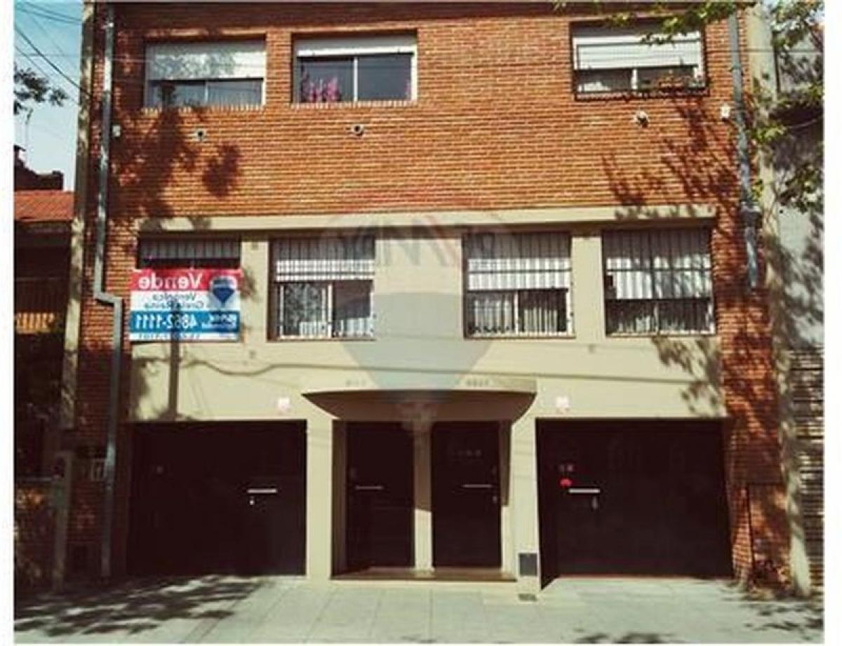 Casa de 3 dormitorios en Buenos Aires, Argentina No. 95708