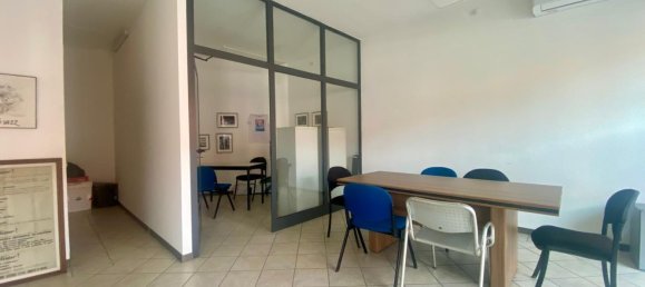  مكتب في Lucca, Italy 48متر مربع رقم 297304 2