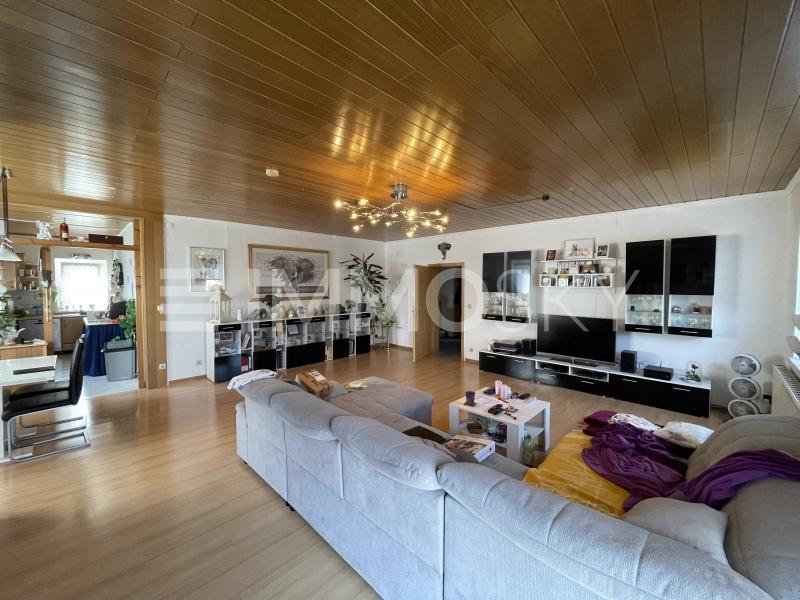 Таунхаус с 9 комнатами в Зале, Германия № 34774