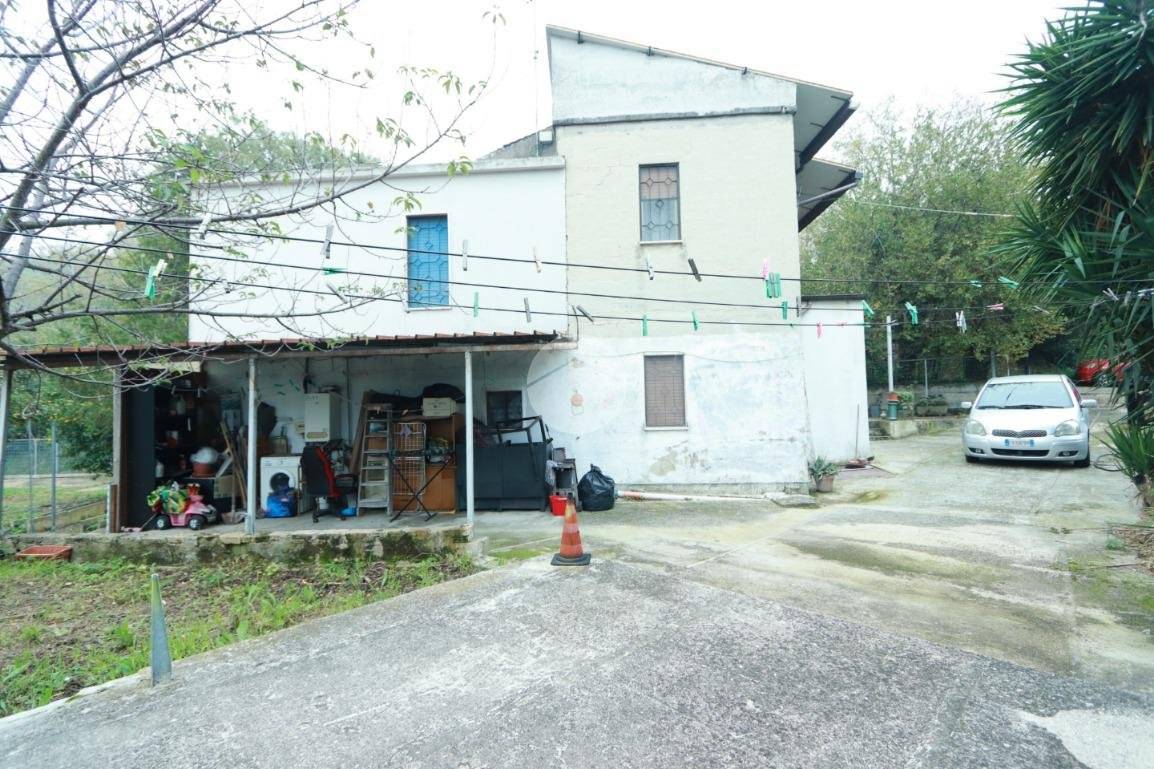 3 bedrooms Villa in Pescara, Italy No. 168812