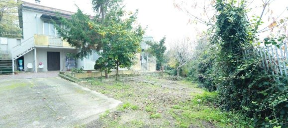 3 bedrooms Villa in Pescara, Italy No. 168812 3