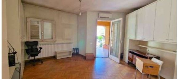 4 Schlafzimmer Doppelhaus in Busto Arsizio, Italy, Nr. 261974 2