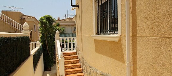 3 bedrooms Villa in Villamartin, Spain No. 14423 8