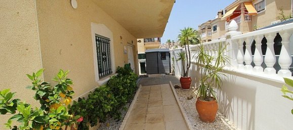 3 bedrooms Villa in Villamartin, Spain No. 14423 10