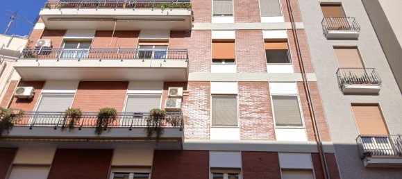 Apartamento T6 em Cagliari, Italy N.º 378357 3