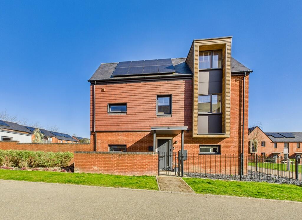 Дом с 3 спальнями в Бордон, Великобритания № 13804