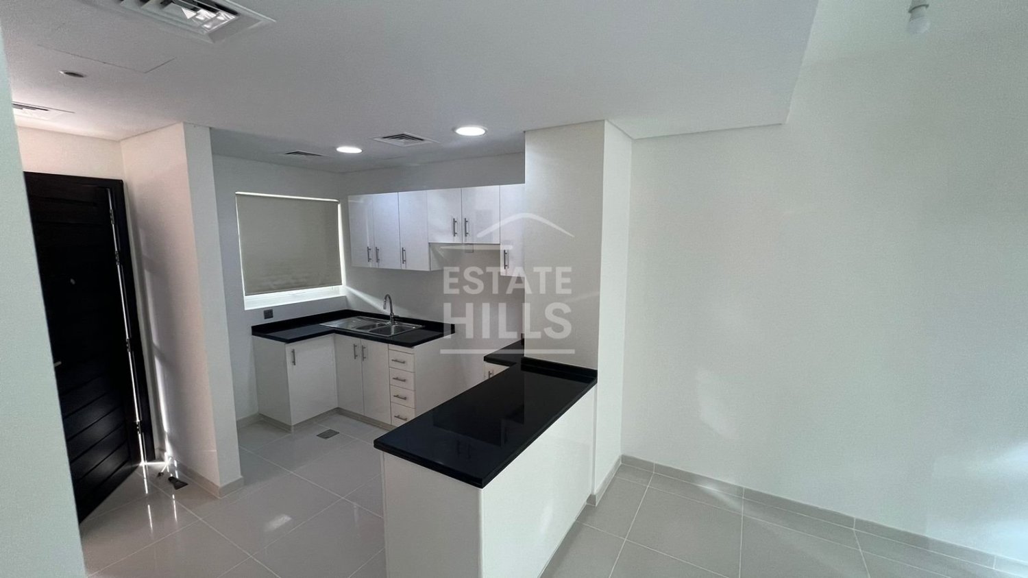 3 bedrooms Villa in Dubai, UAE No. 8392