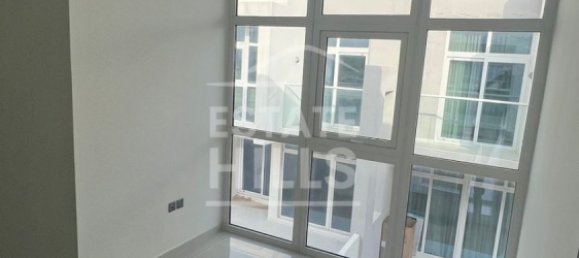 3 bedrooms Villa in Dubai, UAE No. 8392 3