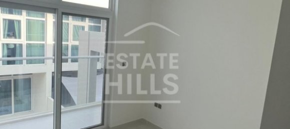 3 bedrooms Villa in Dubai, UAE No. 8392 5