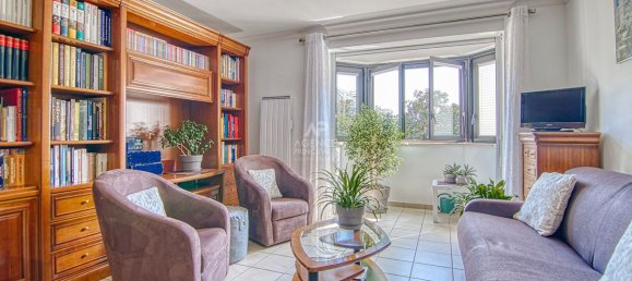 1 bedroom Apartment in Versailles, France No. 291752 2