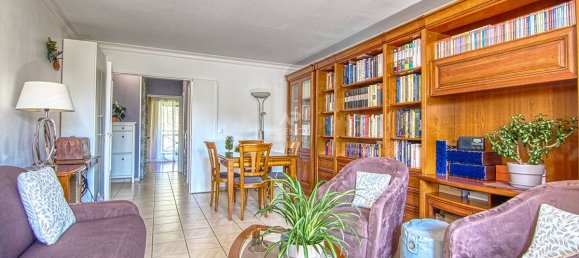 1 bedroom Apartment in Versailles, France No. 291752 3