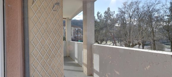 3 bedrooms Apartment in Le Pont-de-Claix, France No. 202657 9