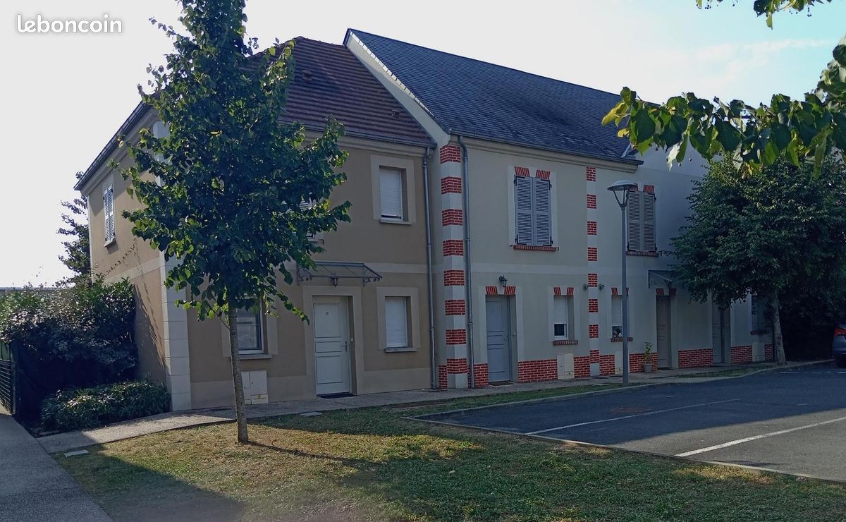 Casa de 2 dormitorios en Notre-Dame-d'Oe, France No. 332959