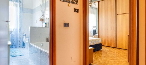 4 bedrooms Apartment in Cerro Maggiore, Italy No. 360514 18