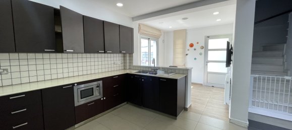 3 Schlafzimmer Villa in Agios Athanasios, Cyprus, Nr. 1360 5