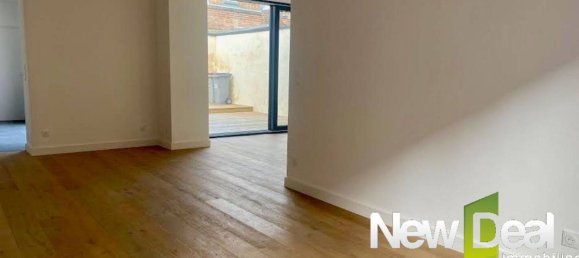 4 bedrooms Townhouse in Croix, France No. 87392 8