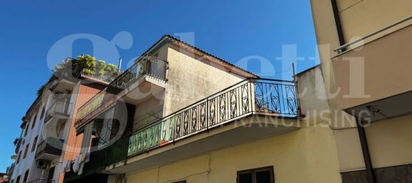 3 bedrooms Apartment in Arzano, Italy No. 381713 4