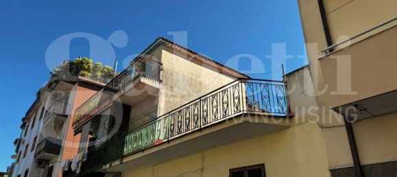 3 bedrooms Apartment in Arzano, Italy No. 381713 6