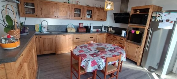 Casa de 4 dormitorios en Verneuil-sur-Igneraie, France No. 81564 2