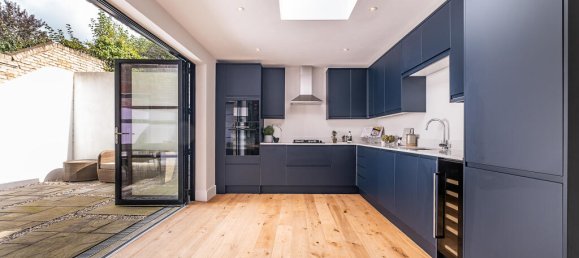 3 bedrooms Apartment in London, United Kingdom No. 14054 14