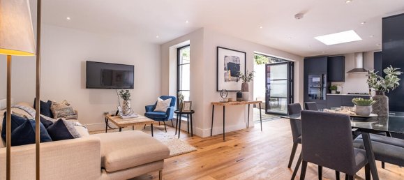 3 bedrooms Apartment in London, United Kingdom No. 14054 4