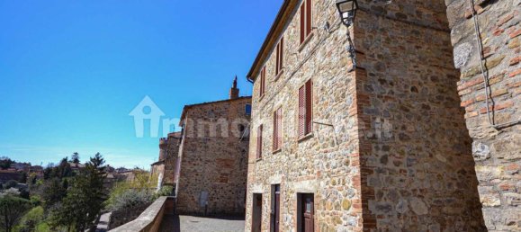 2 bedrooms House in Ficulle, Italy No. 177993 2