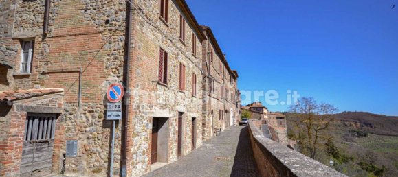 2 bedrooms House in Ficulle, Italy No. 177993 3