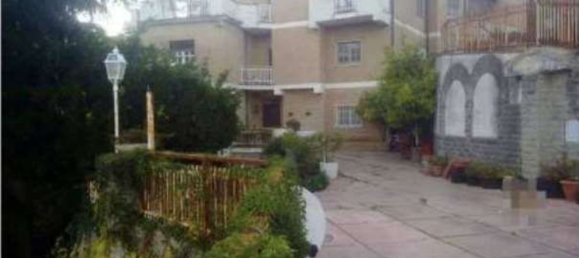 8 rooms Apartment in Cosenza, Italy No. 180961 4