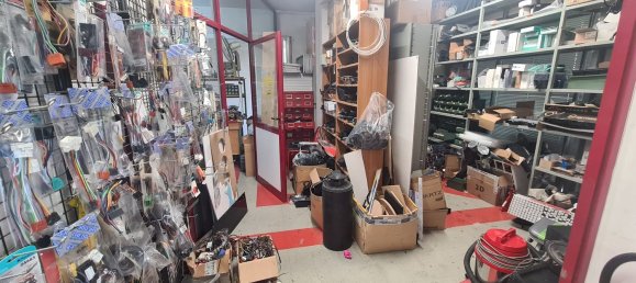 Gewerbliche Immobilie in Perugia, Italy 140m², Nr. 103549 7