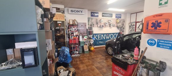 Gewerbliche Immobilie in Perugia, Italy 140m², Nr. 103549 9