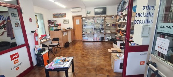 Gewerbliche Immobilie in Perugia, Italy 140m², Nr. 103549 3