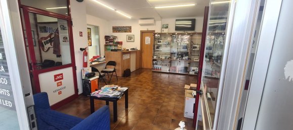 Gewerbliche Immobilie in Perugia, Italy 140m², Nr. 103549 2